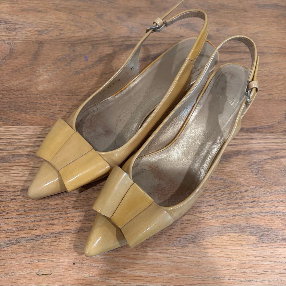 Ladies Stuart Weitzman Yellow Mustard Patent Leather Kitten Heels Bow Sling Back